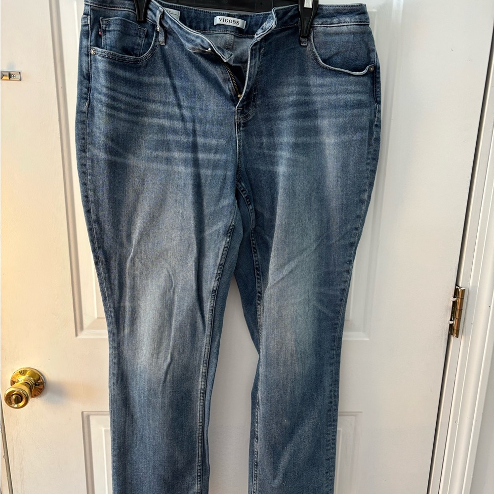 Vigoss Women's Light Blue Straight Leg Jeans